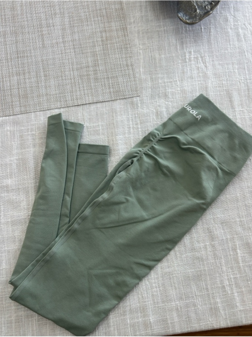 Aurola light sage green scrunch butt leggings